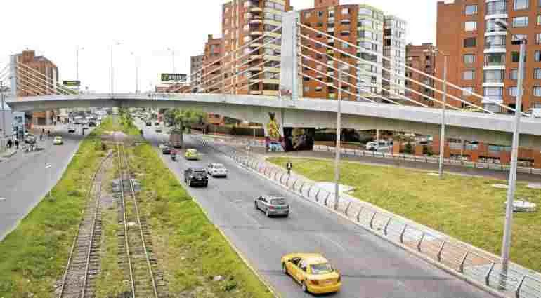 autopista compressed — servicio de mudanzas en Bogotá